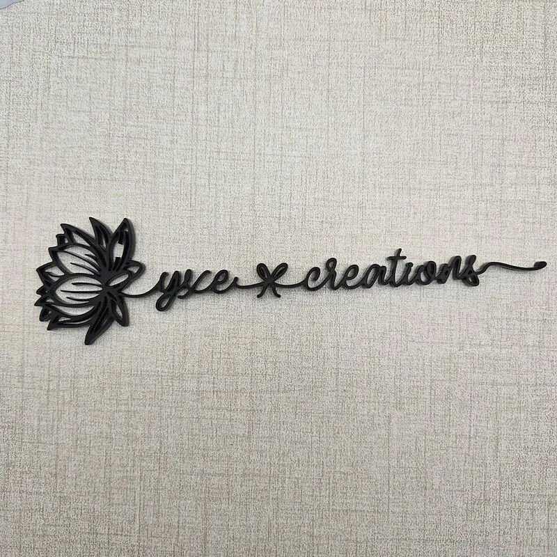 Texto conectado con flores y colas